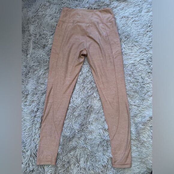 Victoria Secrets Woman’s Activewear - Picture 3 of 3